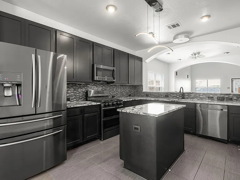 4405 Bandice Ln — Photo 3