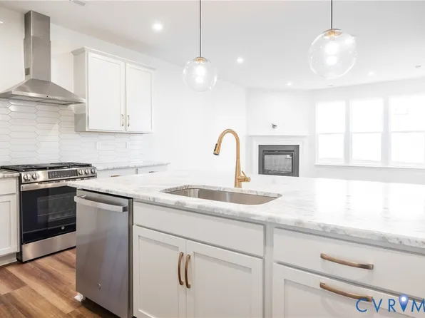 18728 Palisades Cove Trl, Moseley, VA 23120