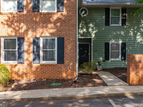 345 Research Dr APT 220, Athens, GA 30605