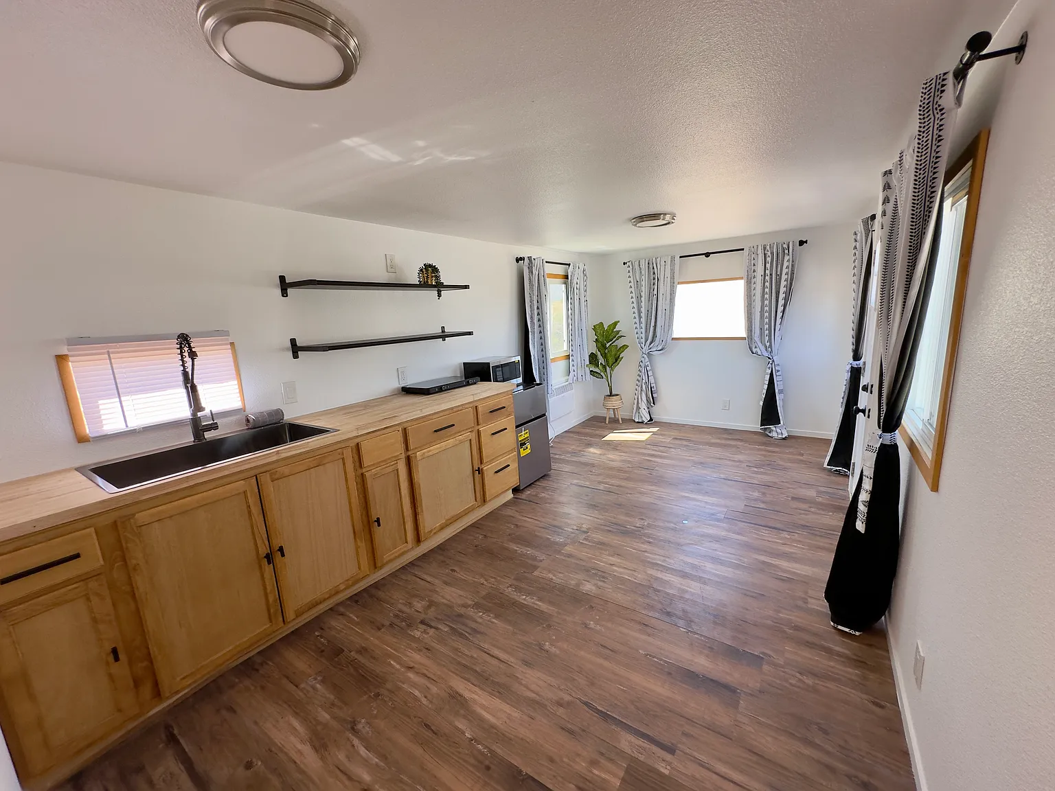 1 bed, 430 sqft, $1,200 — Photo 2