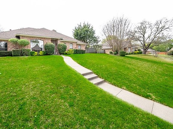 2nd image of 1006 Briar Hill Cir
