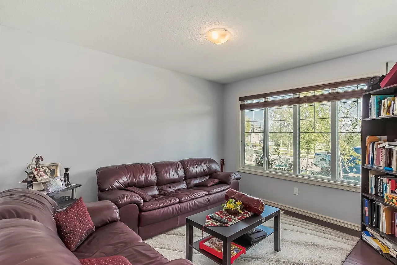 3 Bed 2.5 Bath Family Home SW Glenridding Edmonton For Rent — Photo 4
