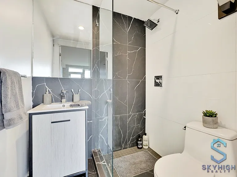 771 Lexington Ave #3C — Photo 7