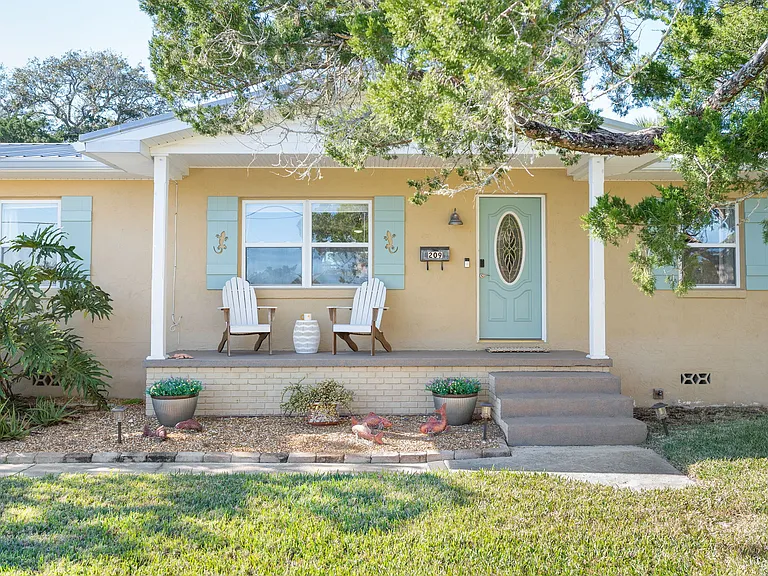 209 Alerto St — Photo 81