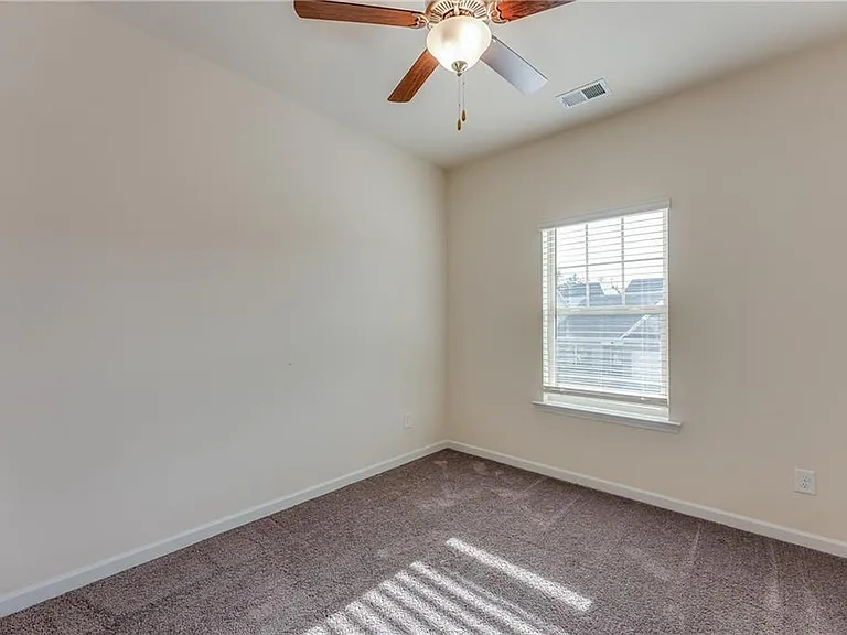 5317 Burrus Ln — Photo 35