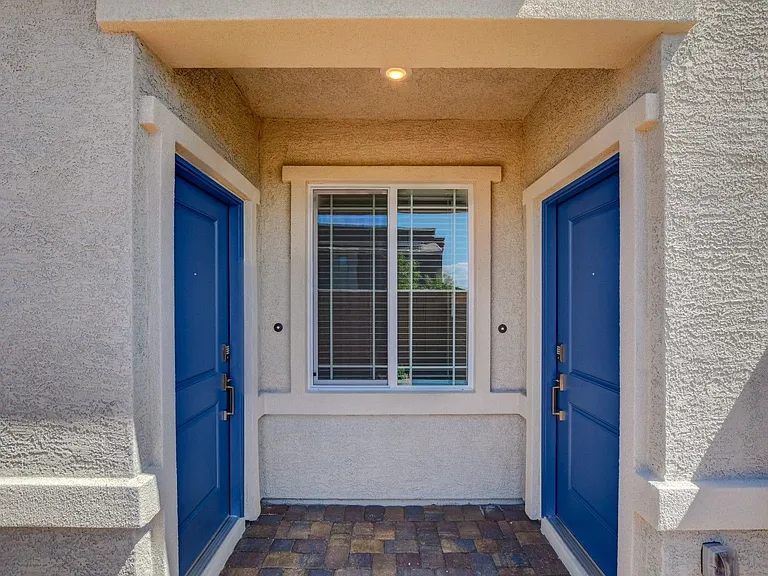345 Isla Enclave Way — Photo 7