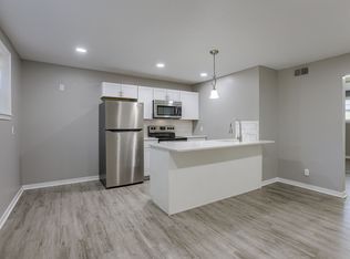 1010 S 29th St APT 10, Omaha, NE 68105