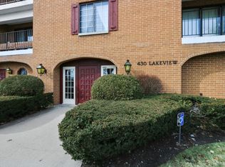 430 Lake View Ave APT 2D, Highwood, IL 60040