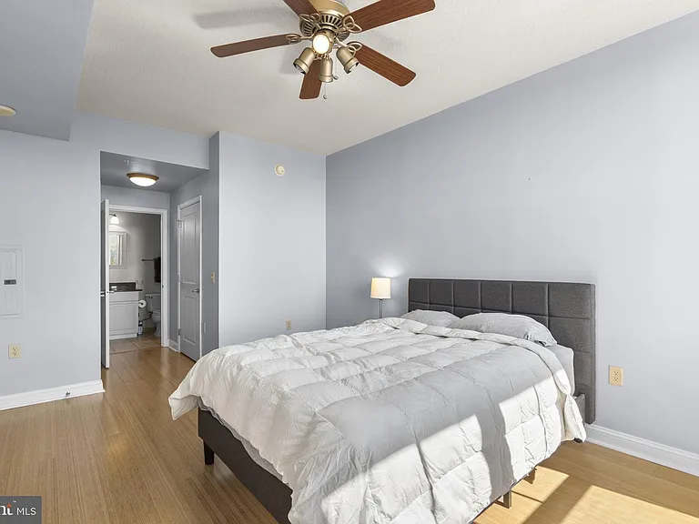 11760 Sunrise Valley Dr #905 — Photo 21