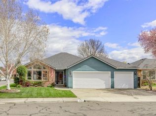 846 Mendolia Way, Central Pt, OR