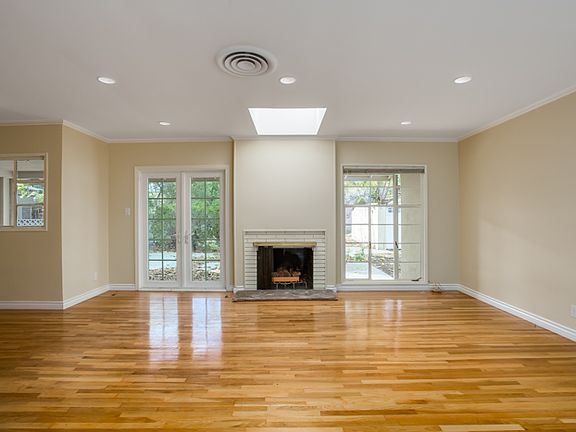 5th image of 7021 Oakdale Ave