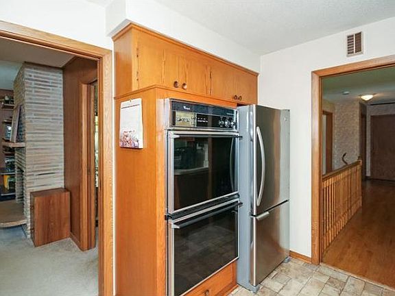 4th image of 6974 Lake Dr
