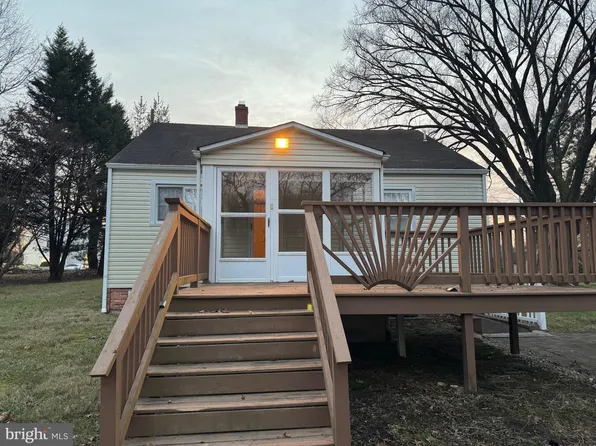 5513 Deer Pond Ln, Suitland, MD 20746