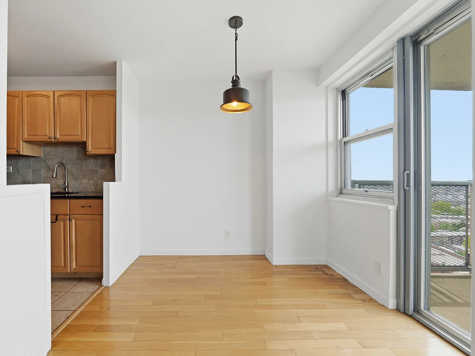 1 bed, 850 sqft, $2,500 — Photo 4