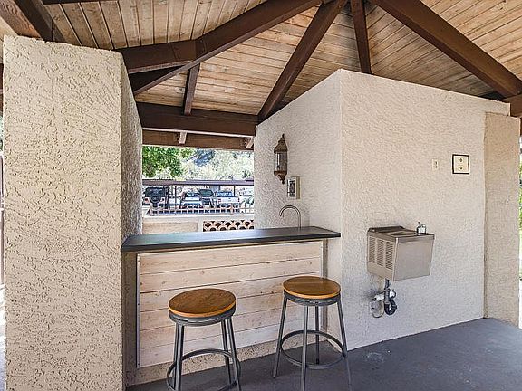 Wet bar area by pool