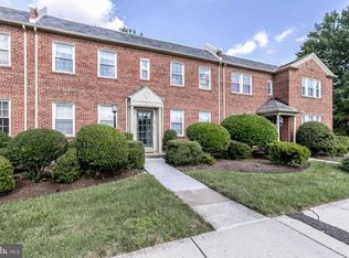 5 Russell Rd APT B, Alexandria, VA 22301