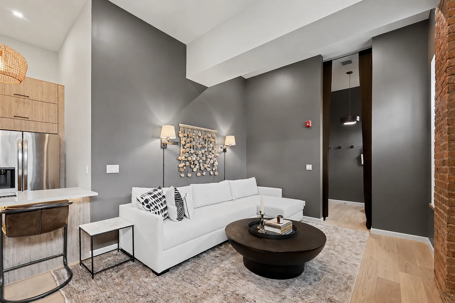 1 bed, 1.5 bath, 978 sqft, $8,000 — Photo 4