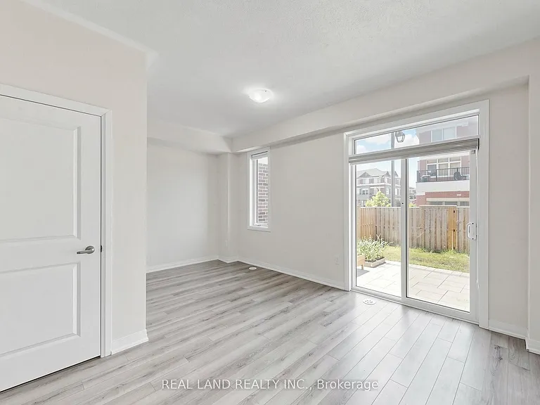 24 Sissons Way — Photo 37