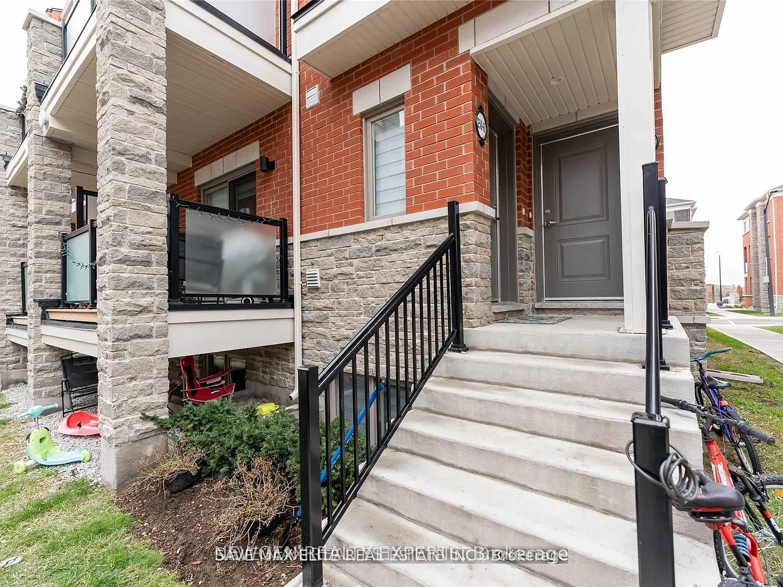 2 bed, $2,400 — Photo 2