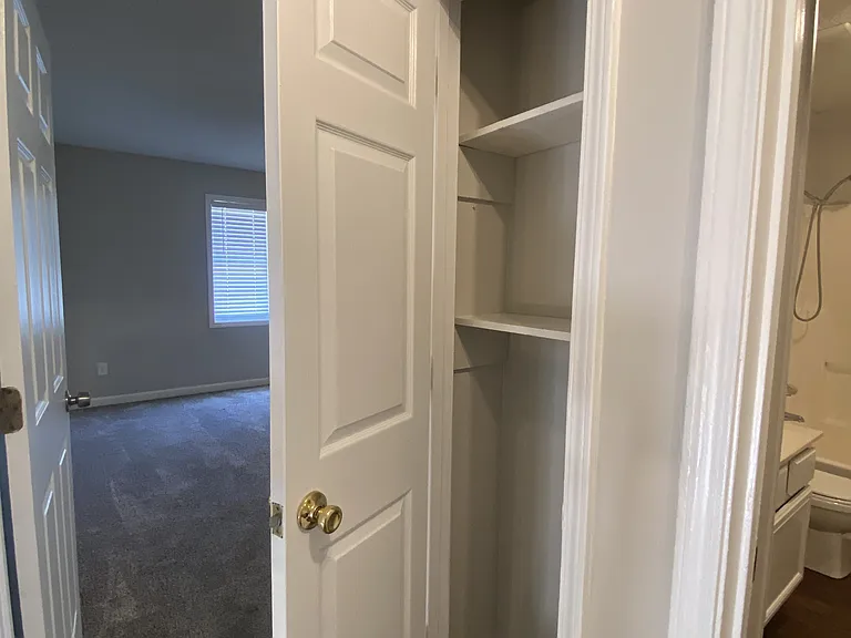 145 Viking Dr #19 — Photo 7