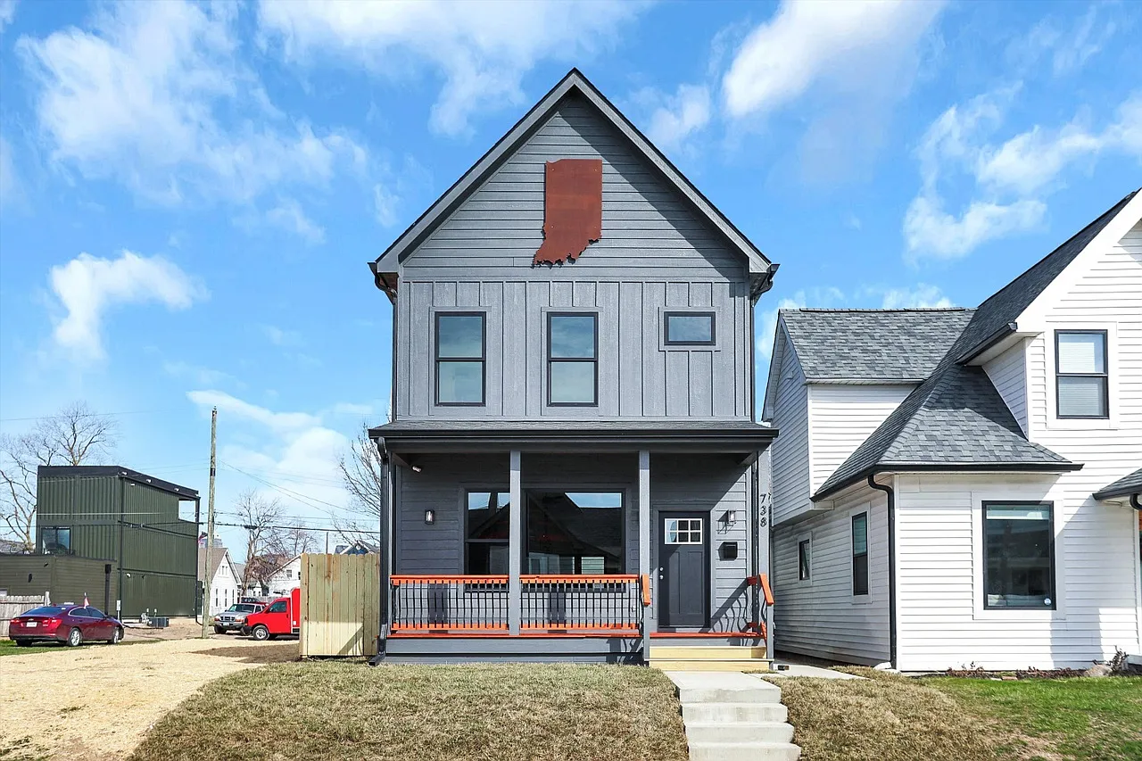 738 Terrace Ave — Photo 1