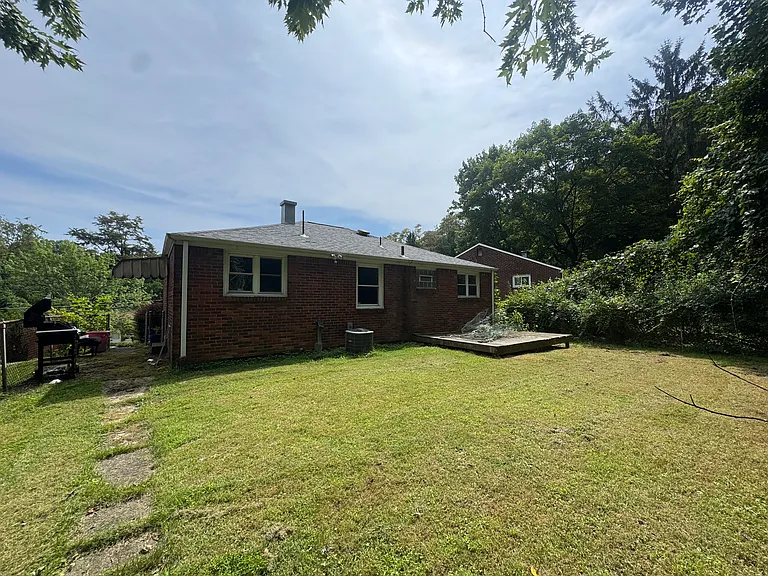 320 Dorothy Dr — Photo 9