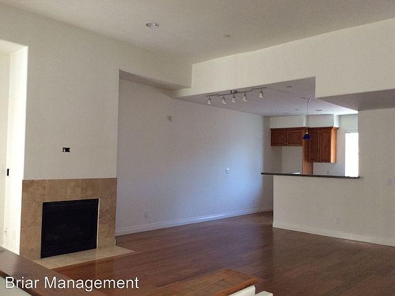 5th image of 12216 Moorpark St Unit 2