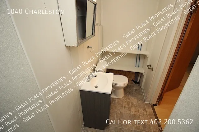 1040 Charleston St — Photo 14
