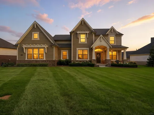 3299 Holland Park Ct, Oakland, MI 48363