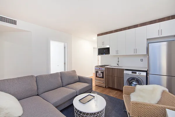 Rented by R New York | media 11