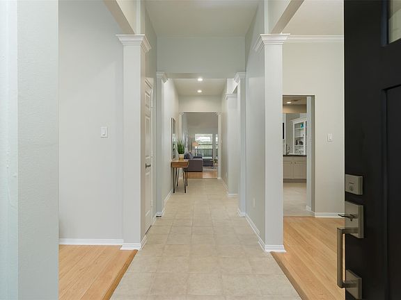 3rd image of 3115 Meadows Pond Dr