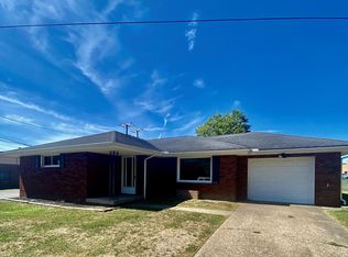 28 Clive Ave, Moundsville, WV 26041