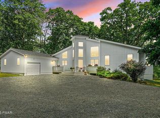 817 Paddock Ct, Lords Valley, PA 18428
