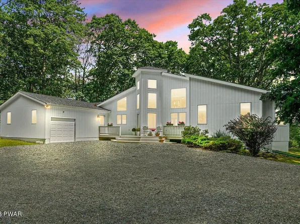 817 Paddock Ct, Lords Valley, PA 18428