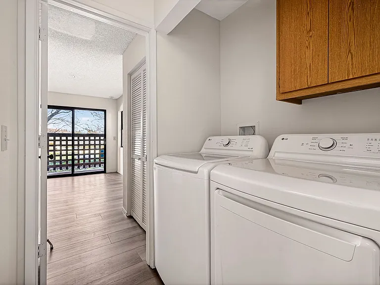 Sierra Sunrise Apartments, a 55+ Community — Photo 28