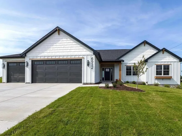 6932 Wilderness, Bettendorf, IA 52722