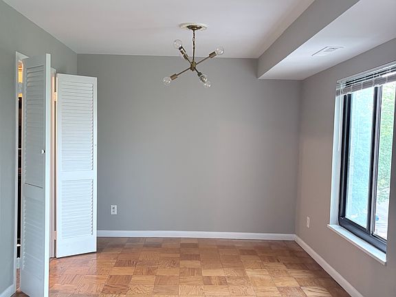 2nd image of 6001 Arlington Blvd