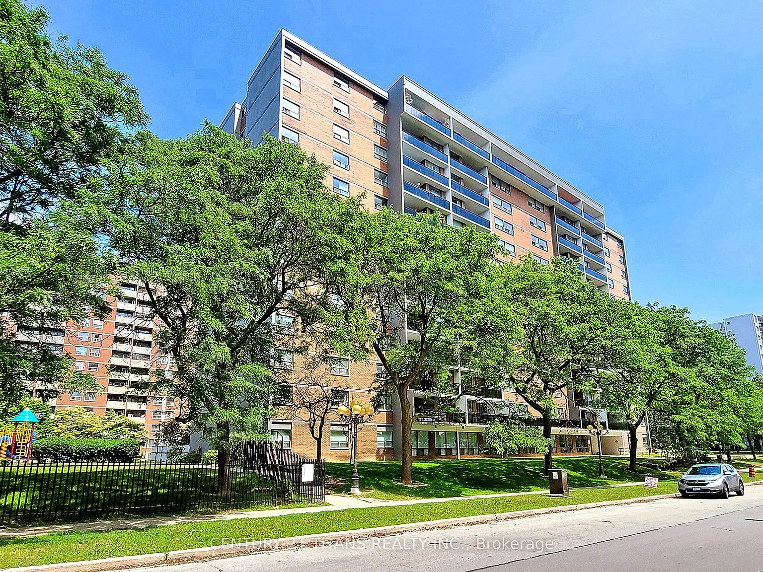 2 bed, $2,400 — Photo 3