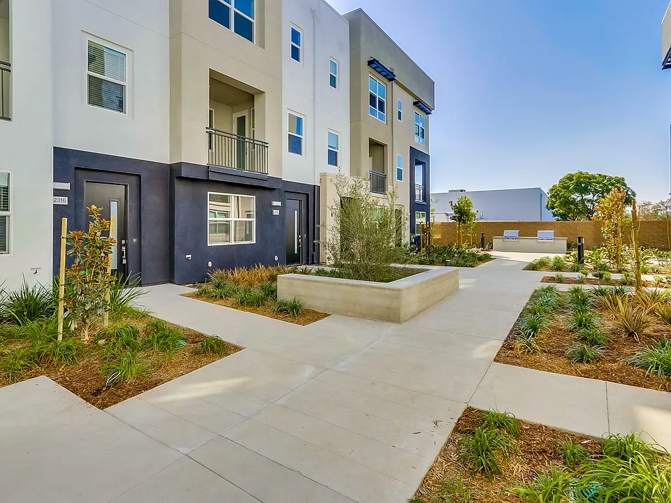 2316 Synergy Dr