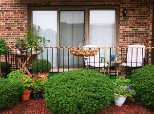 10412 S Komensky Ave, Oak Lawn, IL 60453