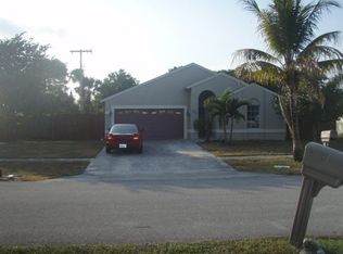 825 Azalea Dr, Royal Palm Beach, FL 33411