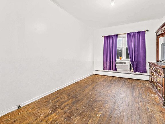 4th image of 989 Schenck Ave