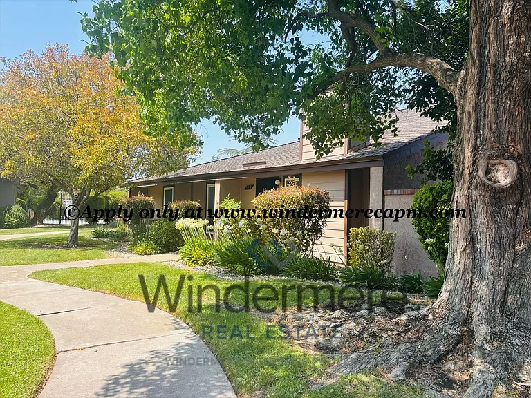 127 Touchstone Pl — Photo 2