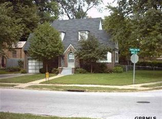 2201 N Country Club Ave, Omaha, NE 68104