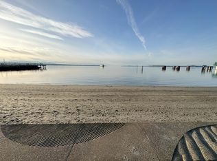 250 Beach Pl APT 102, Edmonds, WA 98020