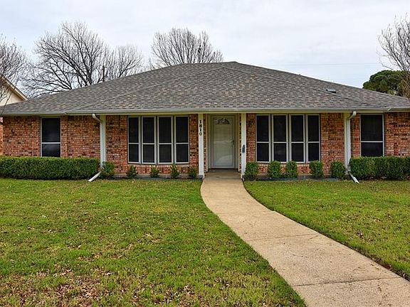2nd image of 1810 S Hillcroft Dr