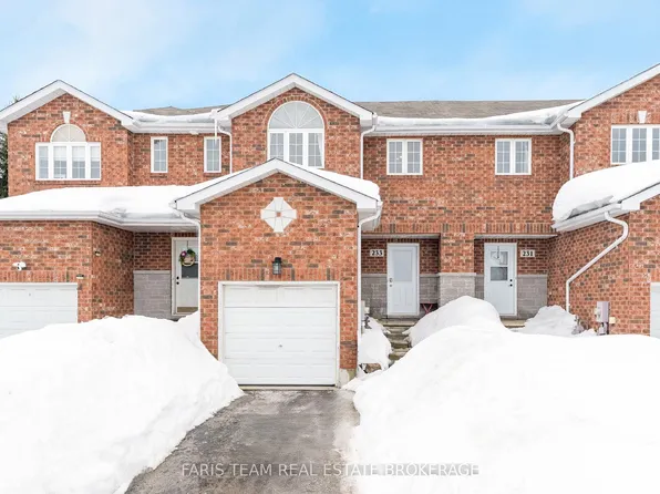 233 Stanley St, Barrie, ON L4M 6X9