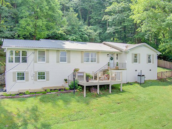 2nd image of 1422 Meadowbrook Dr