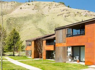 355 W Deloney Ave APT E-8, Jackson, WY 83001
