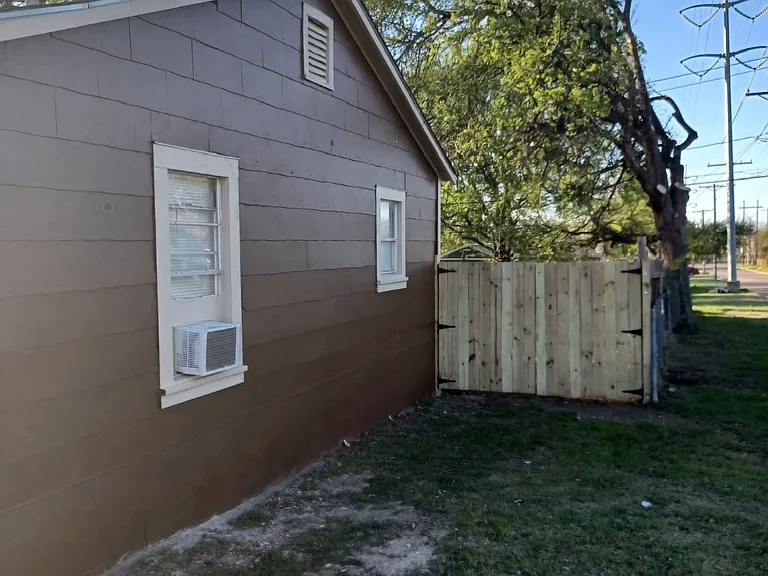 5537 Como Dr — Photo 3